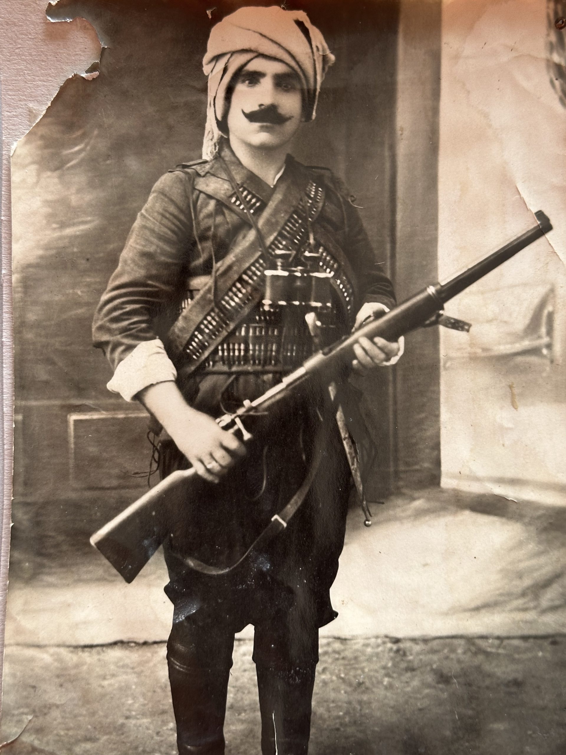 Ասատուր Սաչյան՝  Հերոս, սուրհանդակ
